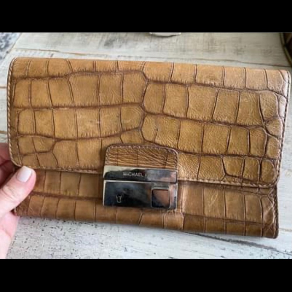 Michael Kors Clutch